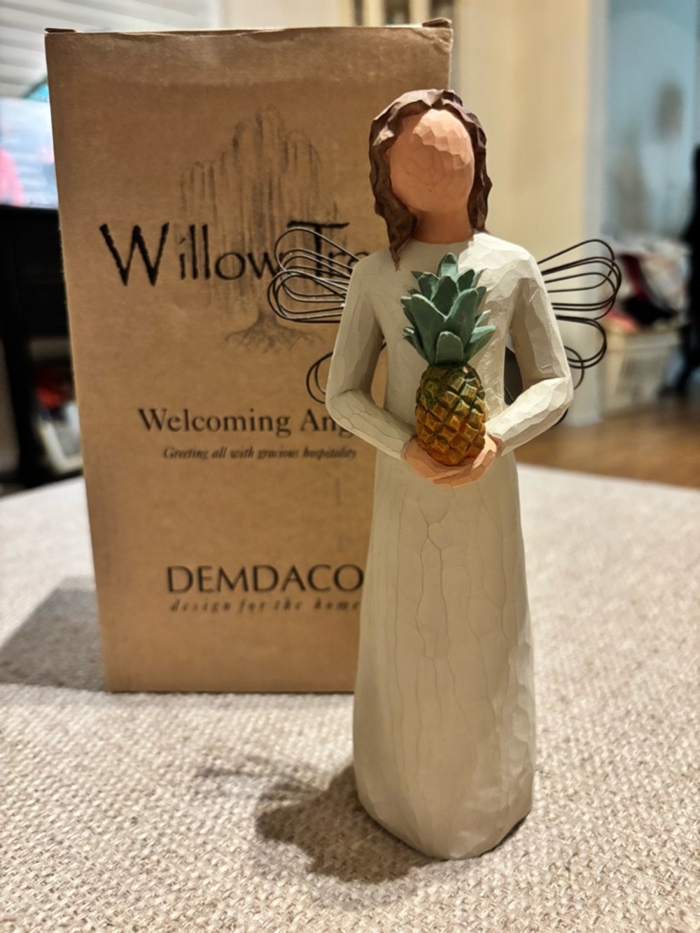 Willow Tree Welcoming Angel w/ Pineapple